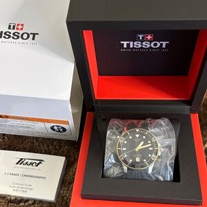 Tissot Seastar 1000 Quartz Black & Gold 40mm